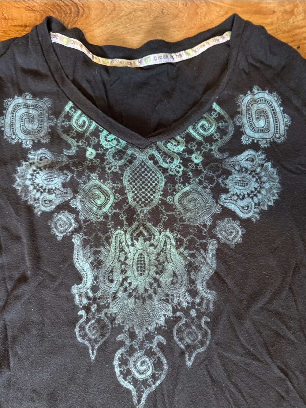Green Apple 🍏 Yoga Wear - Bamboo Long Sleeve Print Tee - Black Small . - NWT